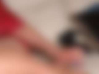 Live cam show with SquirtyMommy - Hairy Pussy MILF on Fling VIP Chat