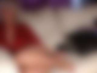 SquirtyMommy's Live Sex Cam Show