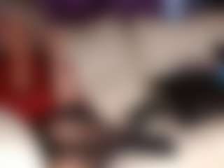 SquirtyMommy's Live Sex Cam Show
