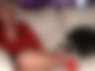 SquirtyMommy's Live Sex Cam Show