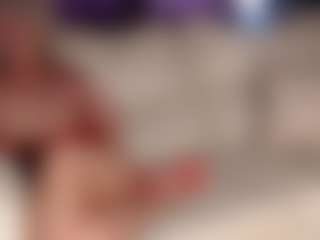 Live cam show with SquirtyMommy - Smoking on Camsoda