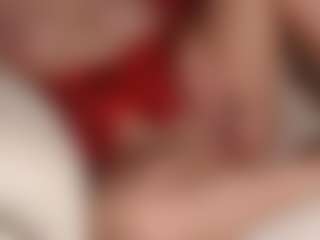 Live cam show with SquirtyMommy - Granny Dildo on Lustler