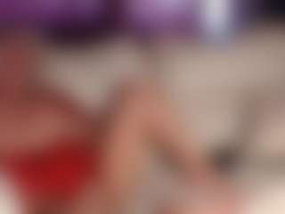 SquirtyMommy's Live Sex Cam Show