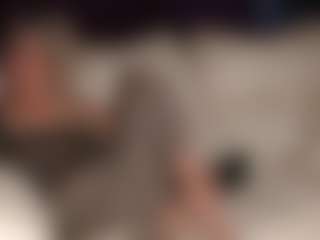 SquirtyMommy MILF webcam performer live streaming