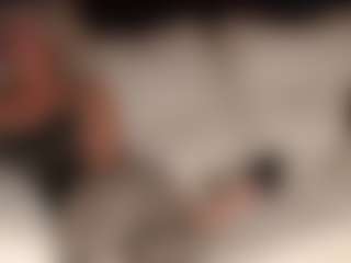 SquirtyMommy's Live Sex Cam Show