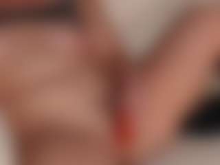 SquirtyMommy's Live Sex Cam Show