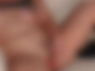 SquirtyMommy's Live Sex Cam Show