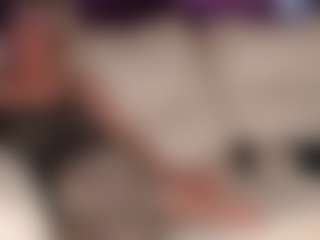 SquirtyMommy's Live Sex Cam Show