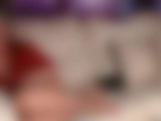 SquirtyMommy's Live Sex Cam Show