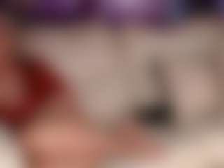 SquirtyMommy's Live Sex Cam Show