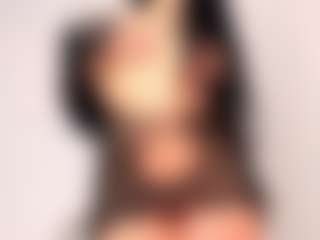 Live cam show with annie-santos - Spank on AdultVida.com