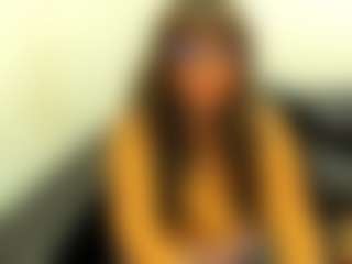 Live cam show with alysonyummyx - Glasses on Livezox