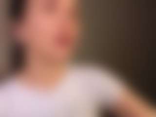 Live cam show with Zlata - Blonde Hair MILF on Pornisteam.com