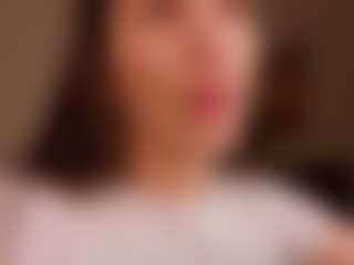 Zlata MILF webcam performer live streaming