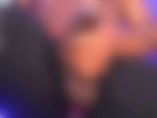 Live cam show with AMBER - Teen (18+) on CamwithHer