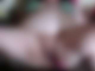 Live cam show with Keira Stone - Living Room on testsause.com