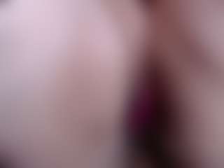 Live cam show with Keira Stone - Average on StripNow