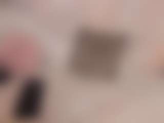 Live cam show with VanessaFox__ - Spank on AdultVida.com