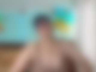 Live cam show with Isabel Sofia - Bikini on TeamSkeetLive