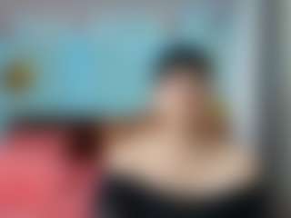 Live cam show with Isabel Sofia - Granny Dildo on Camsoda