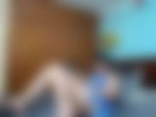 Live cam show with Isabel Sofia - Flashing on Camsoda