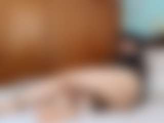 Live cam show with Isabel Sofia - Fingers on Sweet Sext