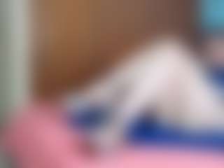 Live cam show with Isabel Sofia - Middle Aged on Camsoda