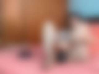 Live cam show with Isabel Sofia - Mature on StripNow