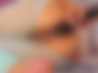 Tifany-bry MILF webcam performer live streaming