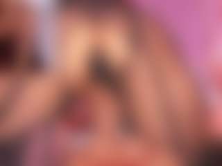 Live cam show with Tifany-bry - Shaved Pussy MILF on SpunkLive