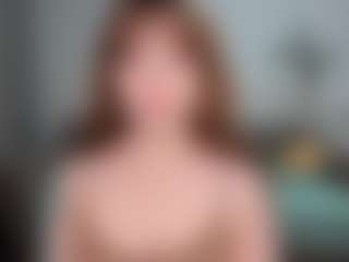 Live cam show with Hersilia - Petite on Camming Site