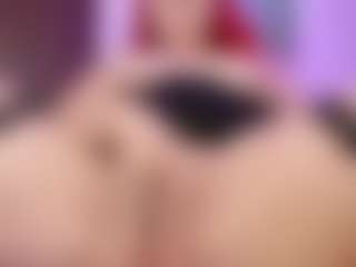 Live cam show with Bri4anna - Spank Red Hair on TastyBlacksLive
