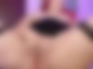 Live cam show with Bri4anna - Thong on Camsoda