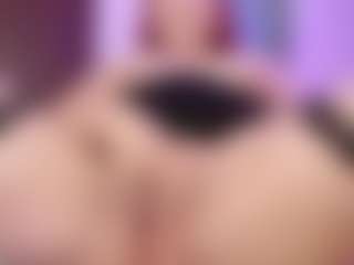 Live cam show with Bri4anna - Cum Curvy on Camsoda