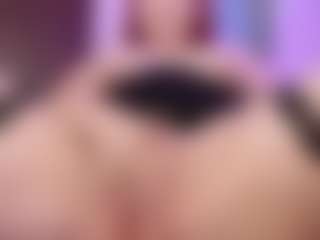 Live cam show with Bri4anna - Bikini on CamwithHer