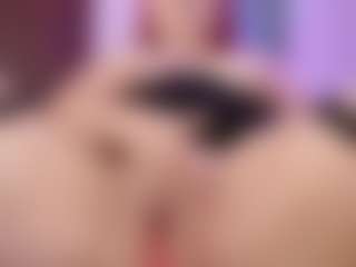 Live cam show with Bri4anna - Bedroom on Camsoda