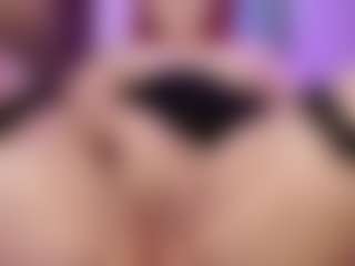 Live cam show with Bri4anna - Petite Young Adult on CamwithHer
