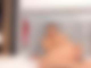 Live cam show with brunette-nicol - Oil on Fling VIP Chat