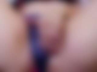 Live cam show with klylls-squirt - Living Room on galaxygirlnitro.com