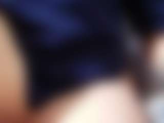 Live cam show with klylls-squirt - Living Room on Dare Cams