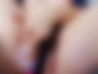 Live cam show with klylls-squirt - Living Room on CamClone
