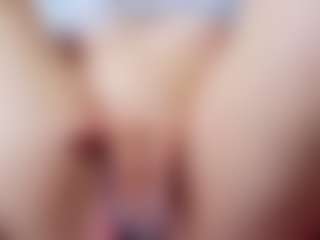 Live cam show with klylls-squirt - Living Room on https://playwithruby.com