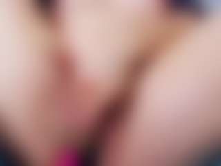 Live cam show with klylls-squirt - Living Room on dropp.cam