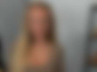 AulloraKiss's Live Sex Cam Show