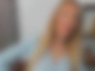 AulloraKiss's Live Sex Cam Show