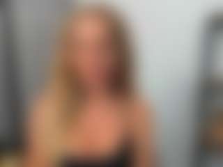AulloraKiss's Live Sex Cam Show