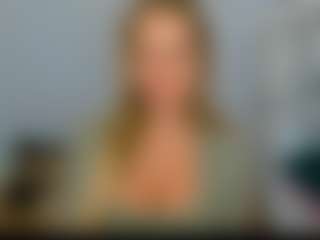 AulloraKiss's Live Sex Cam Show