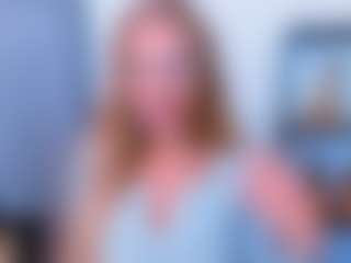 Live cam show with AulloraKiss - Upskirt on AdultVida.com