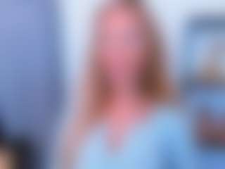 Live cam show with AulloraKiss - Living Room on eurowanks.com