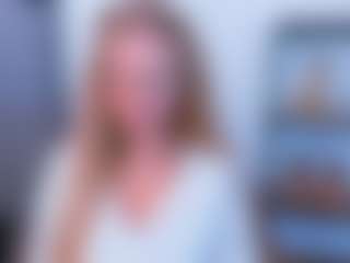 Live cam show with AulloraKiss - Living Room on Streamer API